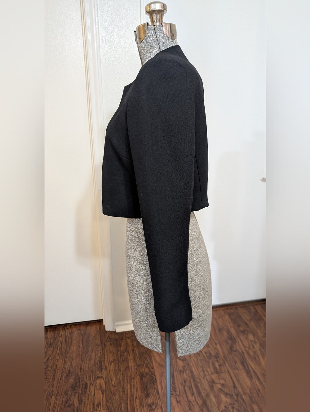 Liz Claiborne Vintage Bolero Jacket Black Cropped Made USA EUC - Picture 4 of 7